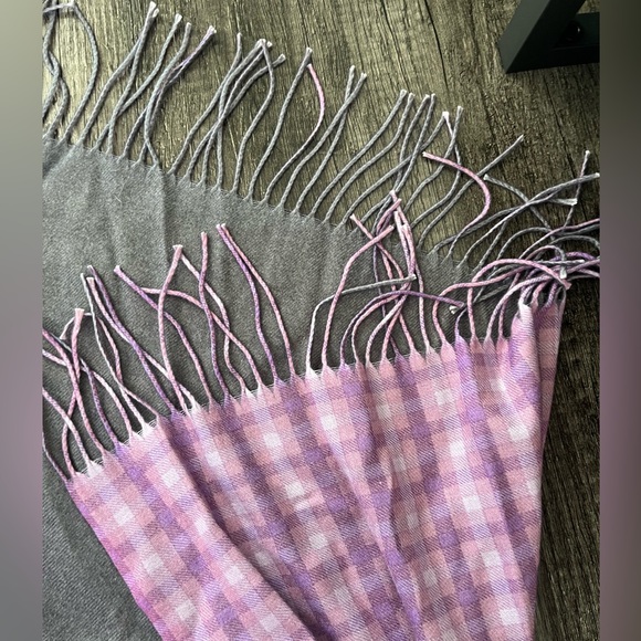 Super soft scarf/wrap - Picture 3 of 5